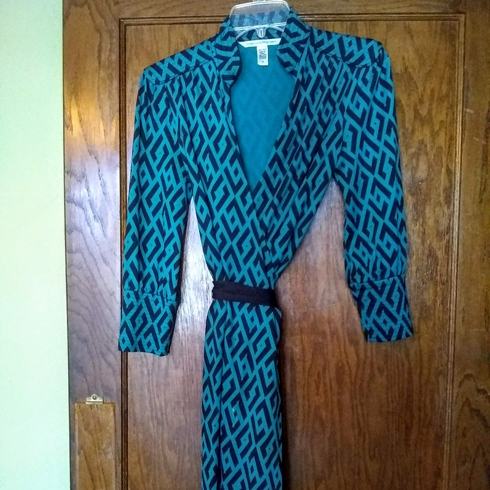 DVF 'Tessa' Turquoise/Black Silk Wrap Dress - Picture 2 of 8